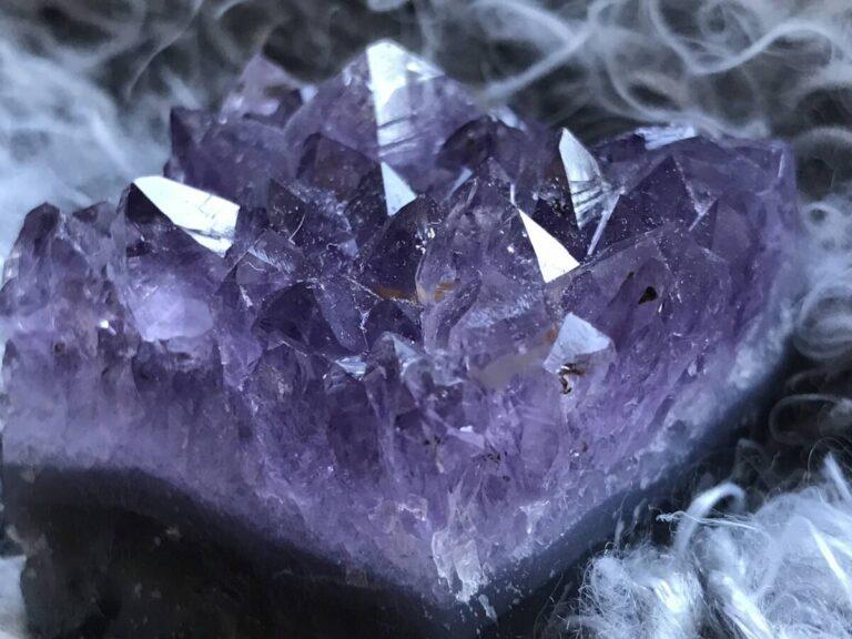 Unleashing the Hidden Gems: A Comprehensive Guide on How to Make Mineral in Little Alchemy 2